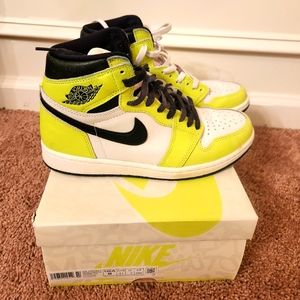 Air Jordan 1 Retro OG High Visionaire Volt
